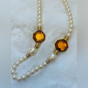 VINTAGE Faux Pearl Necklace